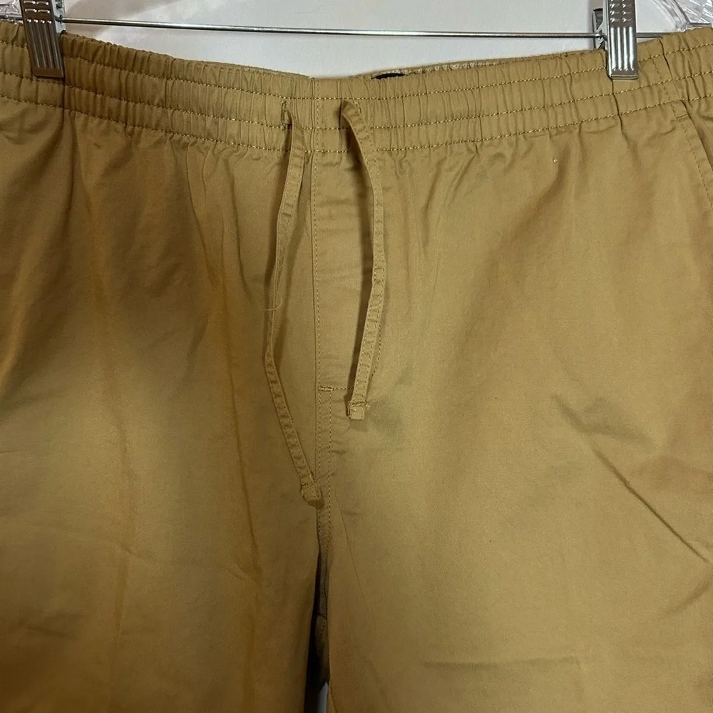 Dockers Men’s Tan Flat Front Shorts Classic Style Large NWT